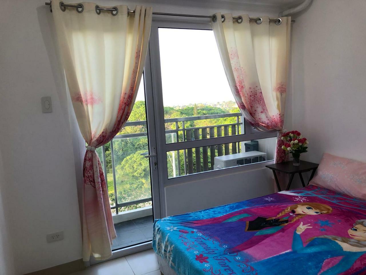 Smdc Wind Suites Jane'S Condo Tagaytay City Esterno foto